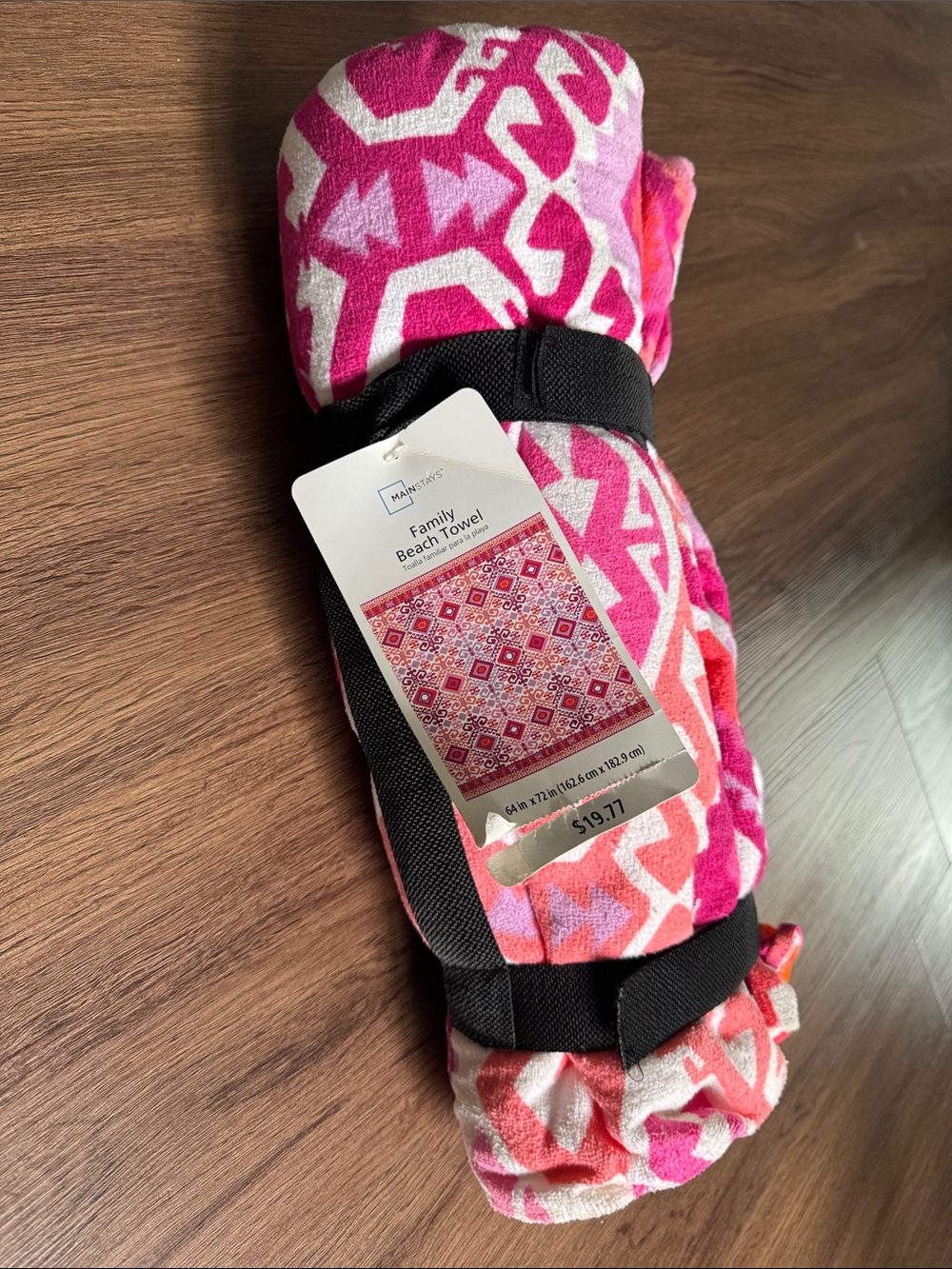 Mainstays Pink & Coral Geometric Family Beach Towel with Velcro Holder